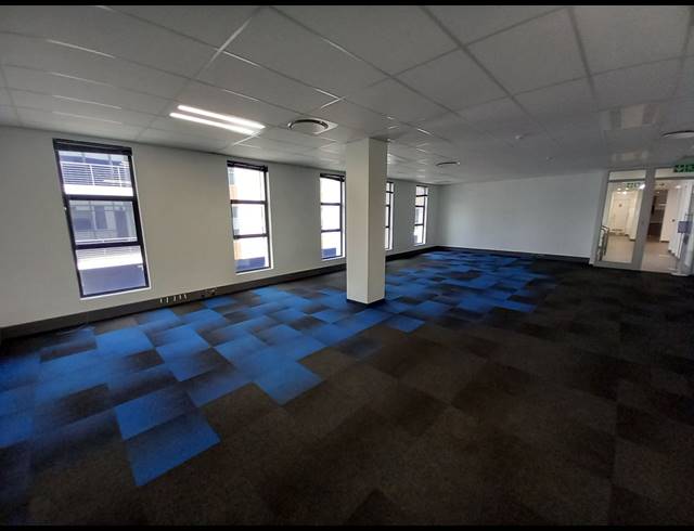 2,501M² OFFICE TO LET IN BRYANSTON